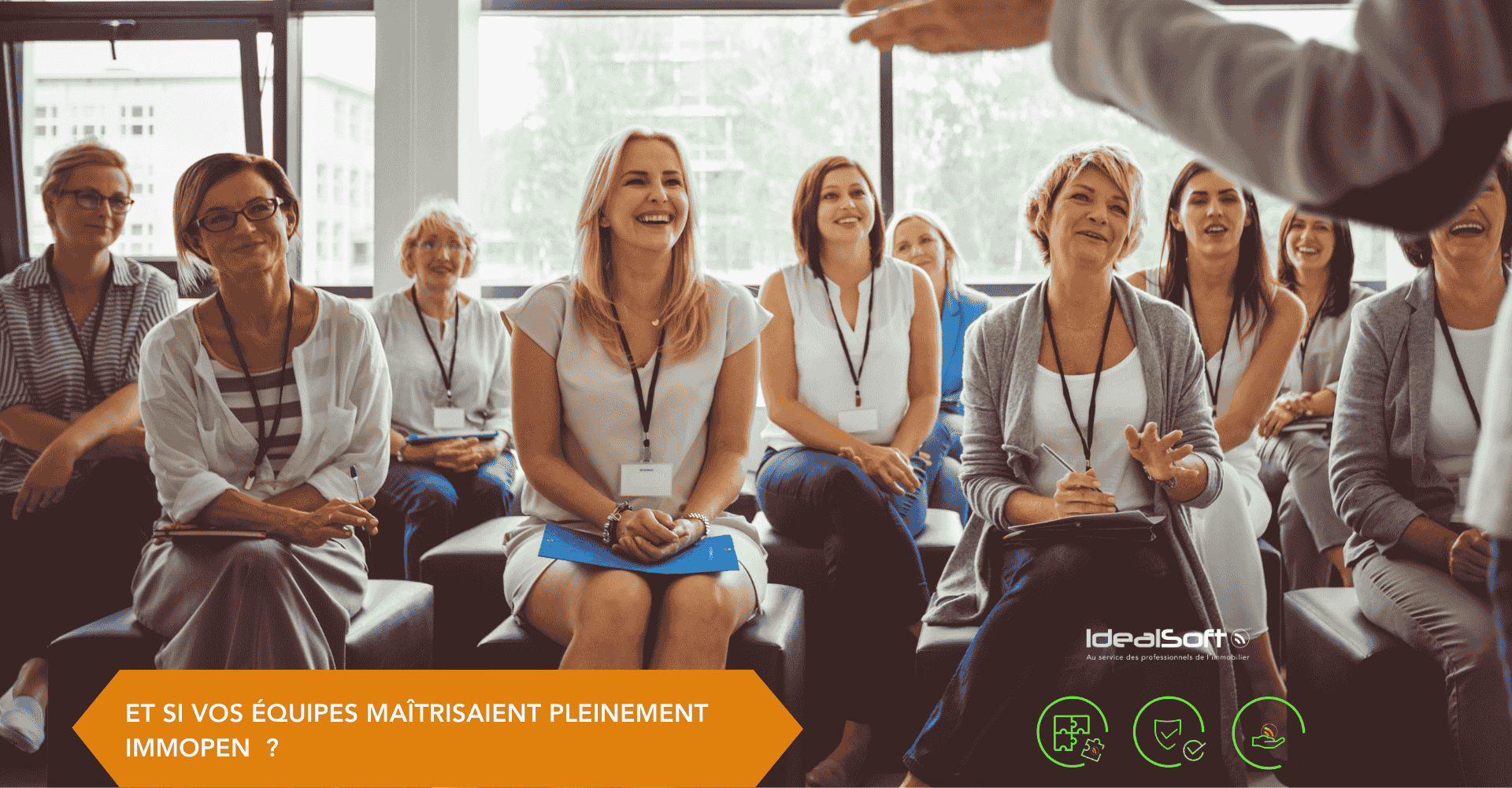 Et si vos équipes maîtrisaient pleinement ImmOpen ? Équipe d’agents immobiliers en formation sur le logiciel, apprenant à optimiser la gestion des mandats et la relation client.